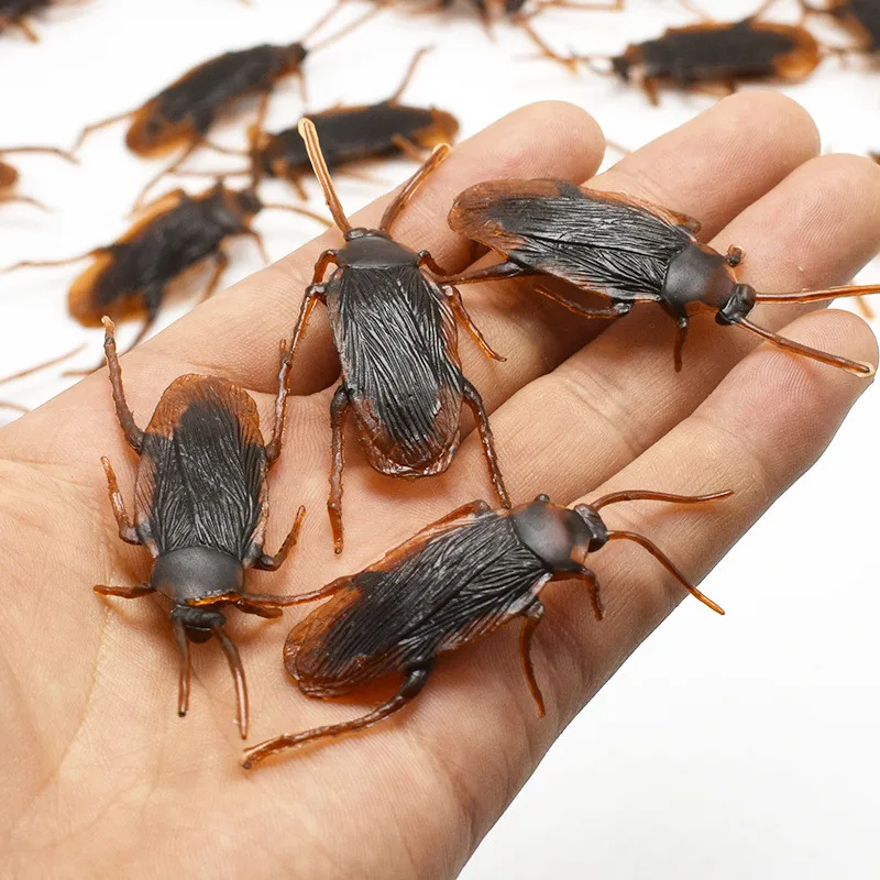 Prank Toys - 50/100 Uds. Cucarachas de Plástico para